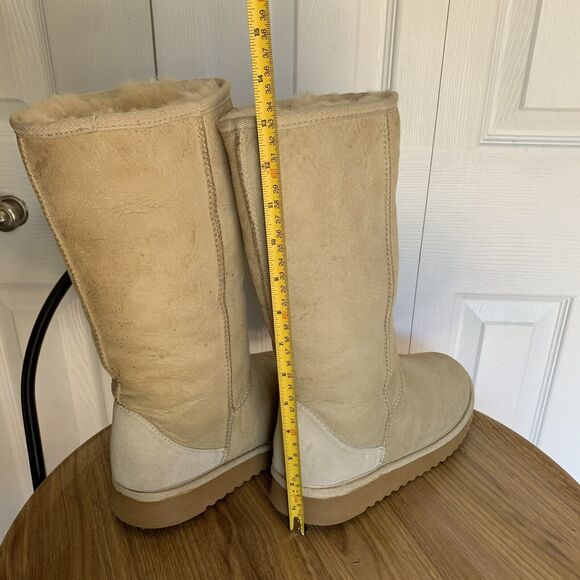Classic Tall Beige Water-resistant Suede Boots US 7 Women SheepsKin 13 In Tall - Picture 8 of 16